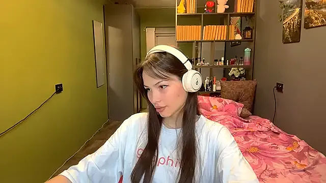 MysticAlisa — Shy little leg stretch
