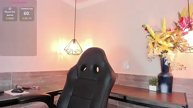 NahiaraGray — FULL NAKED/ RIDE DILDO