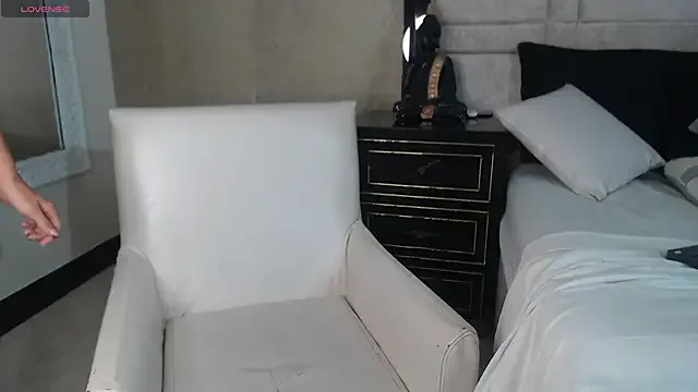 NaomyCrawford — spit tits