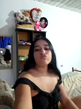Nathaly78Rober — Nathaly plays with her dildo