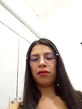 Nathaly_12 — Plug+ show oil on my ass