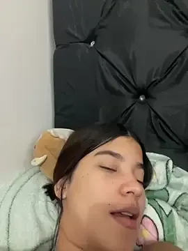 Nia08_ — Flash de pussy x 50tks y de teta x 5tks