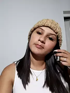 Nicky-7 — Off bra