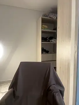 niki_wild18 — Take your bra 