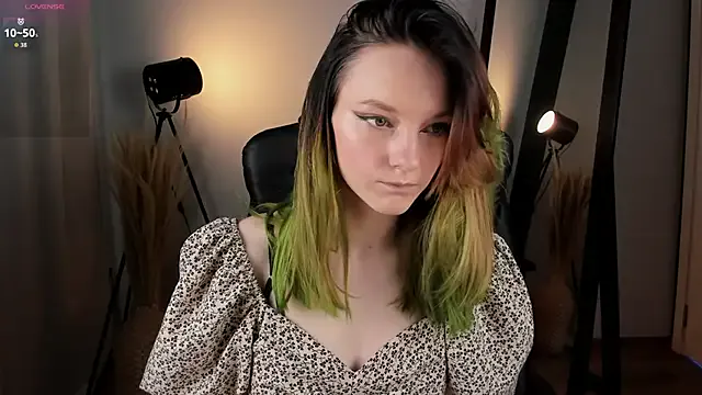 Nilliee_Sugar — Tease u on my lips