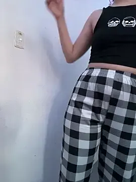 Nina-Chick777 — EN TANGA 10 MI