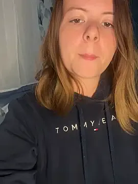 Nina_blain — Dshabille moi et doigtes moi