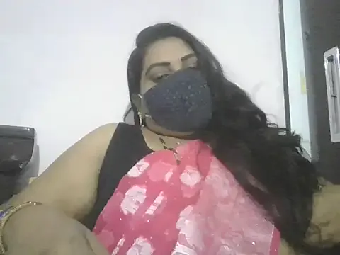 Nisha-telugu — Oil on boobs massage