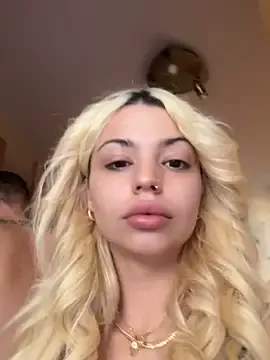 Noeliagglow — Freechat on StripChat