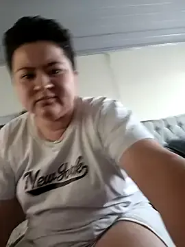 Noha_Whiitee — I fuck my pillow 