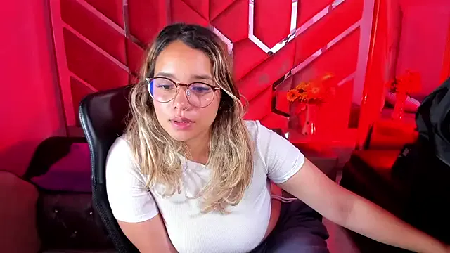 Olivia_Fox69 — Fuck my tight pussy 