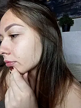 Olivia_OliV — dildo in pussy close to camera