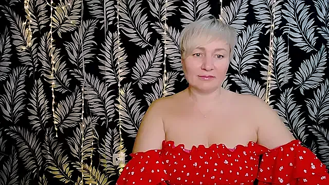 Olivia_playful — Sexual talk, caresses, topless