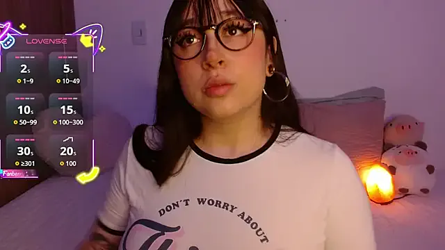 Oliviargf — Suck on my tits !