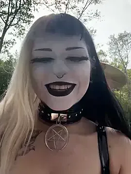 Paige_Turner — Deepthroat outside
