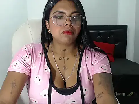 ParisBustamanterx — SHOW TITS