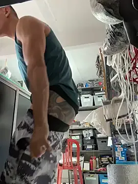 Paul22cm- — massage my cock with oil