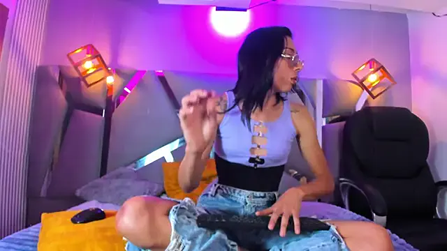 Pearl_ts — show ass