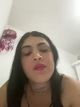 Pearlie_Cassey — Flirty striptease 
