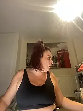 PoppyPrincessxox — Get my boobs out 