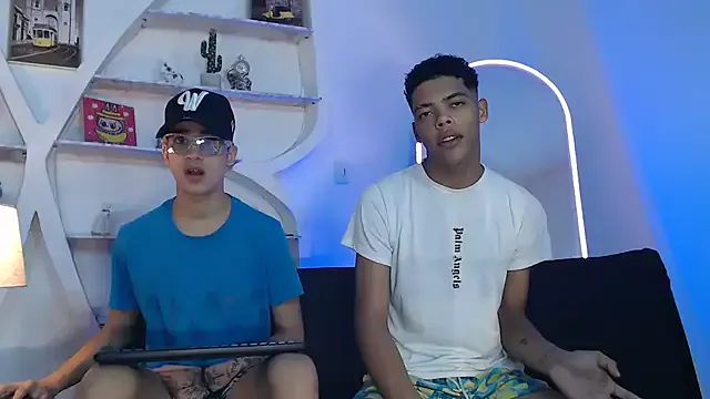 PRETTY_FEM — SUCK HOT ASS 