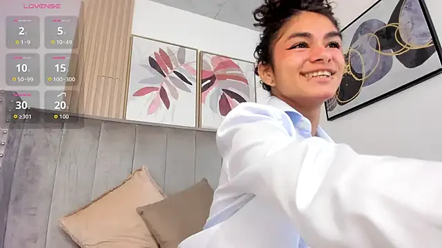 Puffy_Hearts — Spread pussy and rub clit