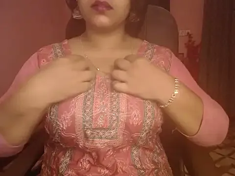 Queen_Jessia — Topless