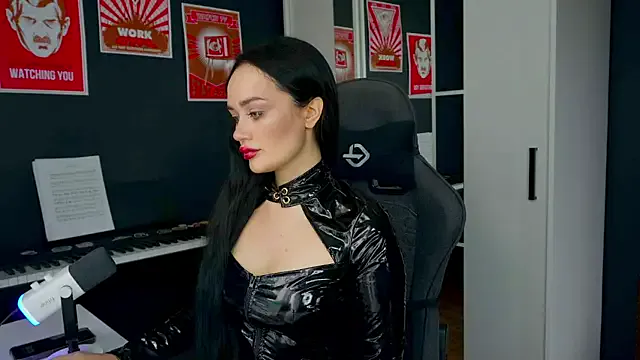 QueenAliss — I love you Mistress