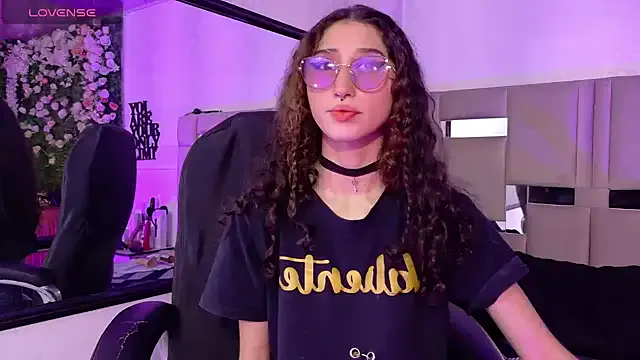Queenjenn__ — x15 spanks hard ass off jeanss