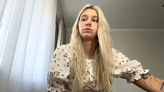 QueerExtern — Bite down and peel my sweet one fingers