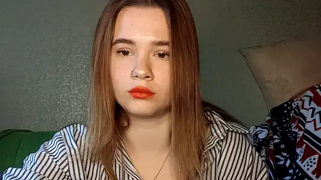 QuiveredFrown — play with your feet