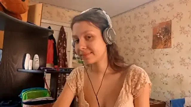 QutieDaSweet — Show legs))