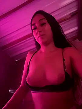 RAKEL37 — Naked