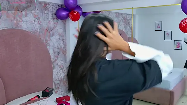 RavenGloomy — Twerk + Plug anal + Spanking