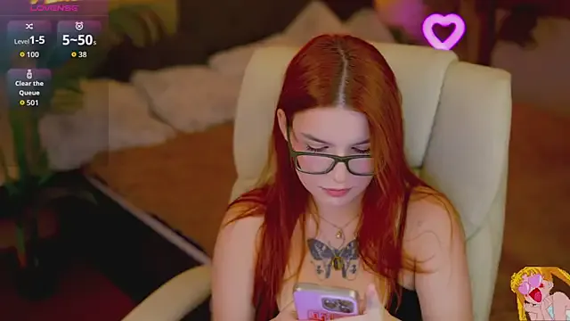 RedShinee — Get me naked & suck tits ^^