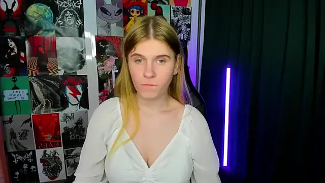 Remilia_gin — lick my lips close to cam