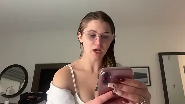 Riley_ray69 — topless 10 min