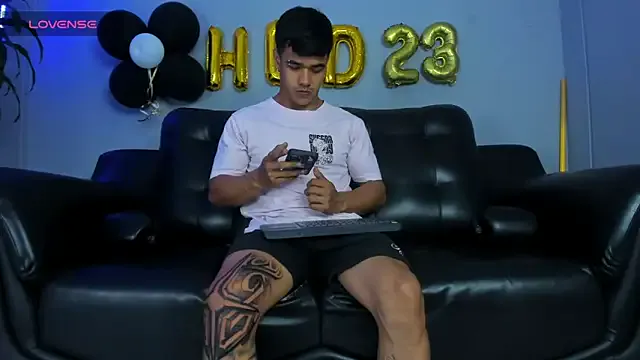 Rob_saenz_ — SHIRTLESS