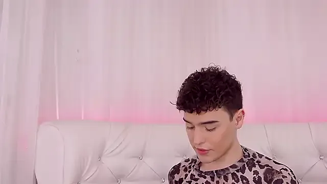 RobbyCharming — Hello< Robby:flirt: