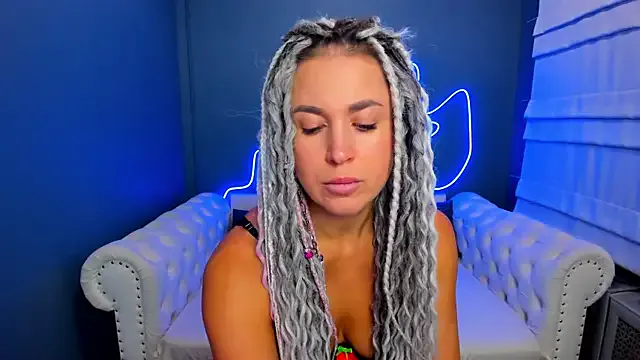rock_n_roxy — topless