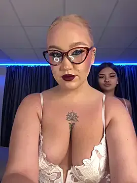 RollDolls — HOT STRIPTEASE ALL GIRLS
