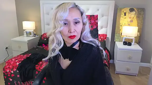 RoxalanaStar — Freechat on StripChat
