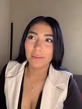 Roxanne_Lambert — CREAM IN MY BOOBS