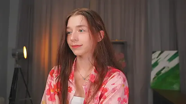 RoxieBolich — A litlle lift up my top