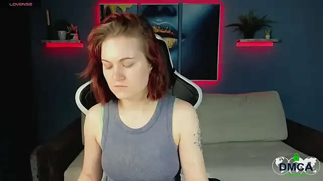 Roxy_foxi — Undress me