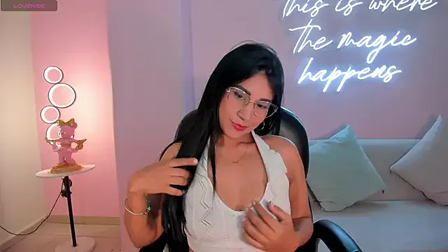 RoxySanders_ — Hey Roxy, PM 