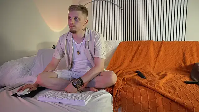Saint_Vicious — Show & Squeze ASS