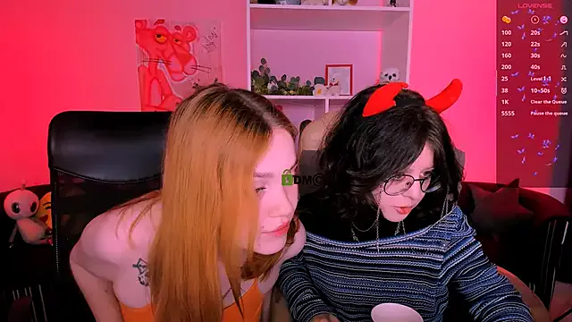 samanta_hotty — touch tits