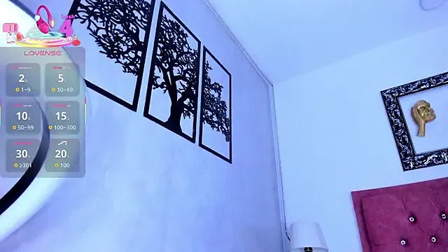 Samantha_Good — play with my fingers in my pussy