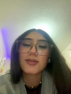 samanthaa_miller — PLAY WITH OIL IN MY BODY